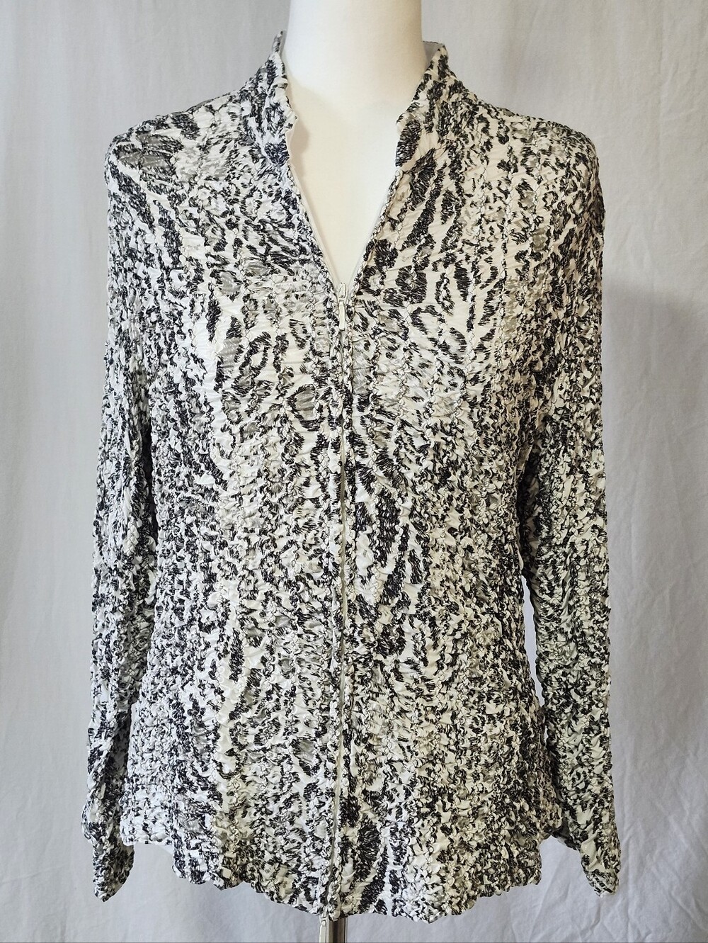 Cartise, Black/White Print, Stretchy Zip Up Top/Jacket.